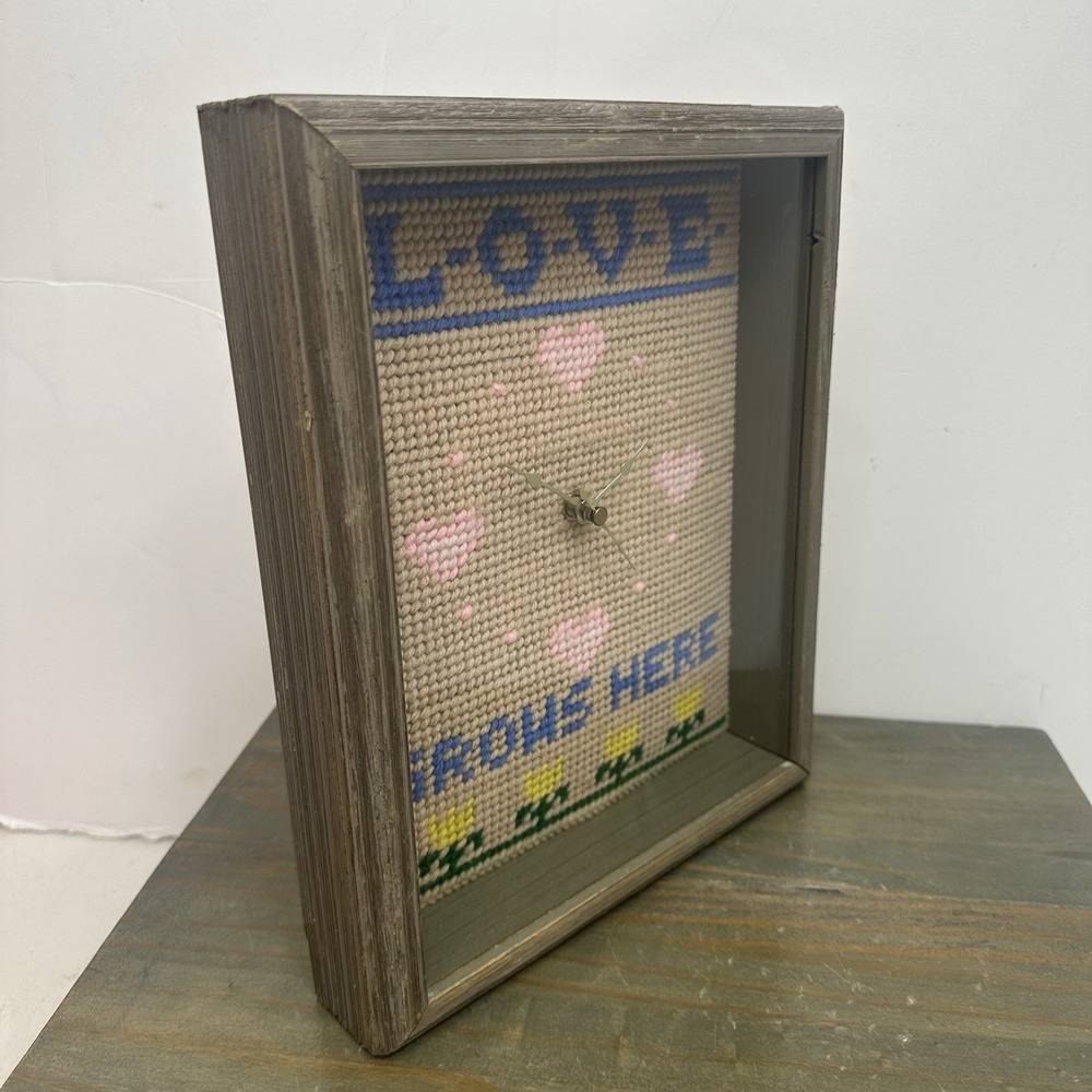 Vintage handmade "Love Grows Here" Framed Needlepoint Clock Plastic Canvas - Picture 5 of 12